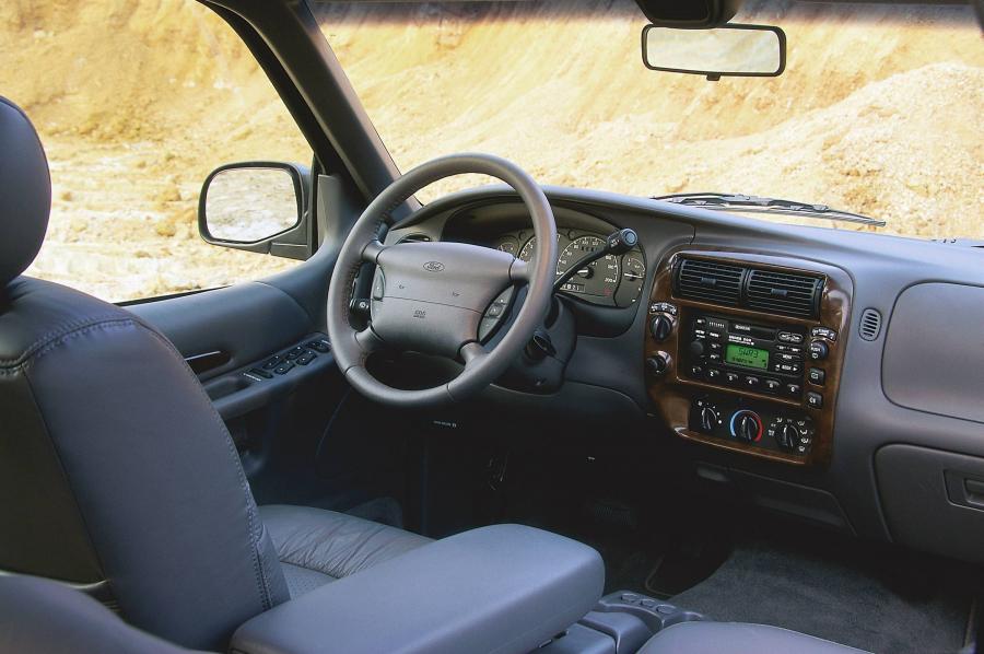  Ford Explorer 1999 года  (фото 2 из 6)